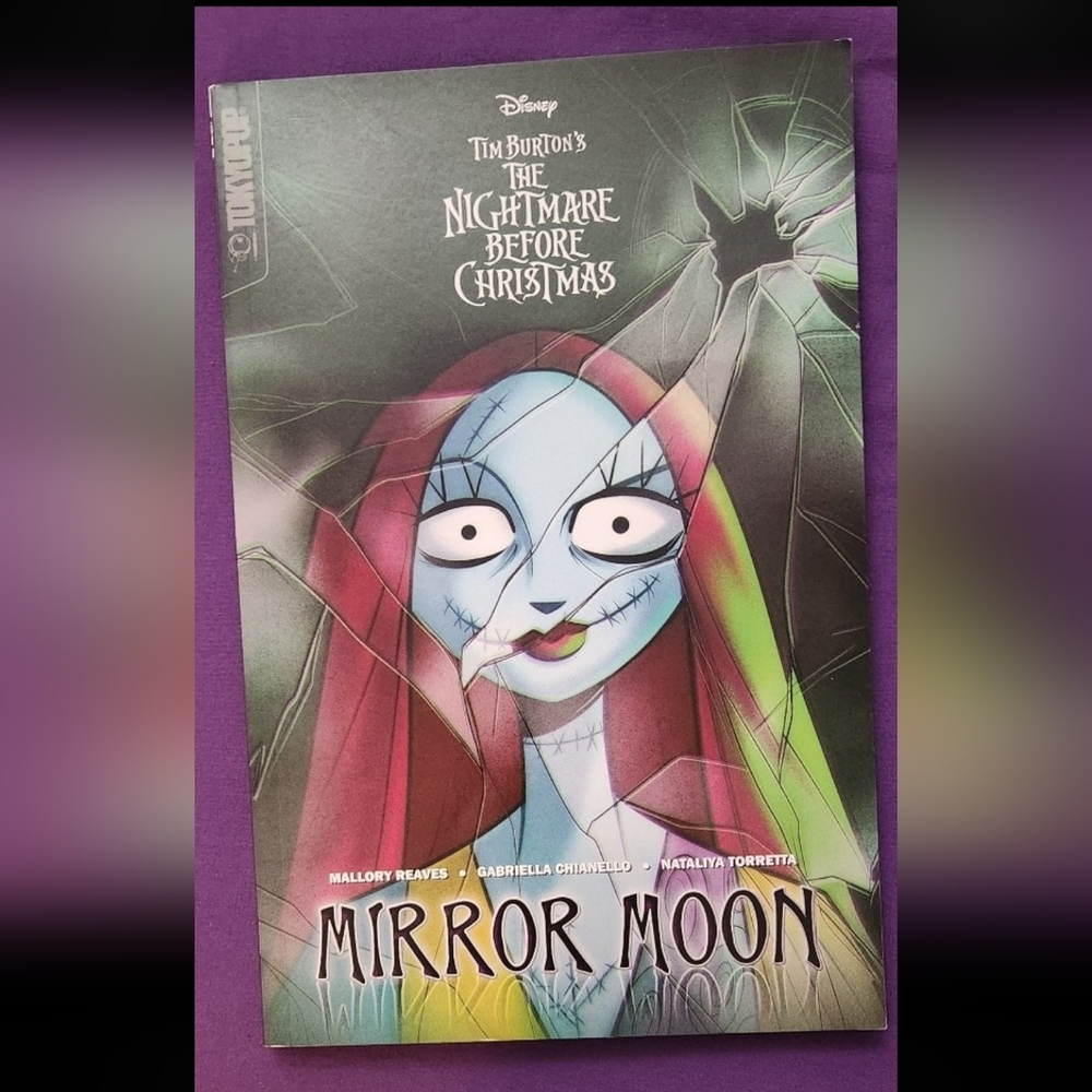 Disney Manga: Tim Burton's The Nightmare Before Christmas - Mirror Moon.